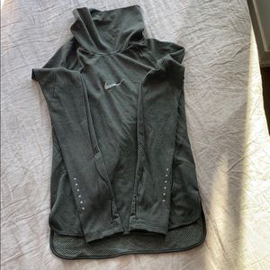 NIKE LONG SLEEVE TURTLE NECK SIZE XS